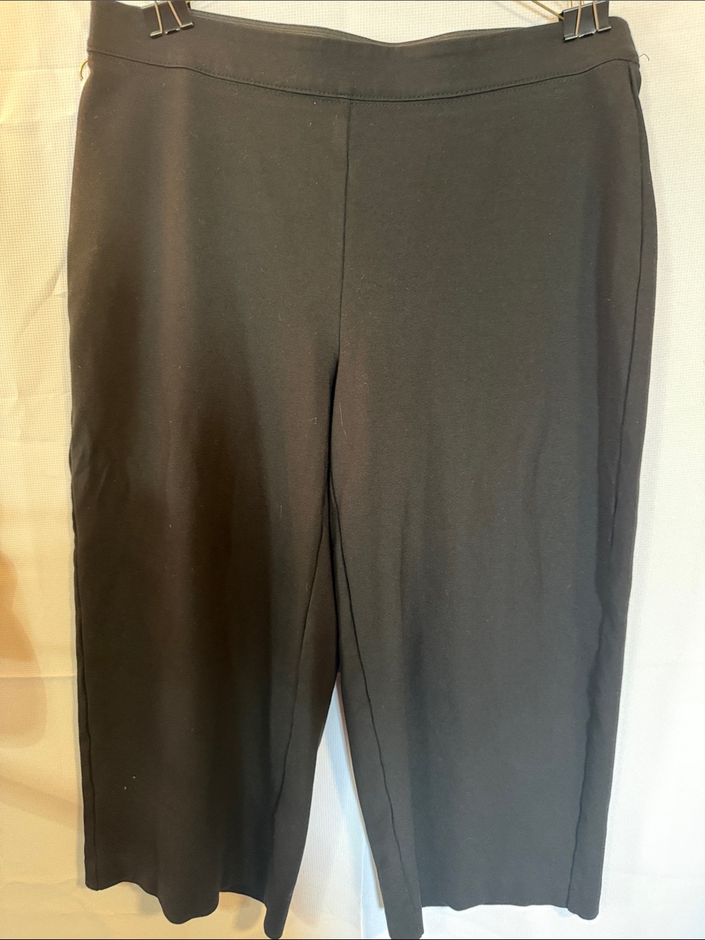 Chico's Black Pull-On Dress wide leg capris